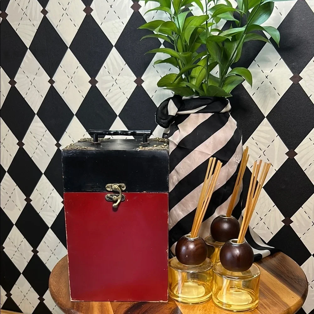 Vintage‎ Black and Red Decorative Storage Box
